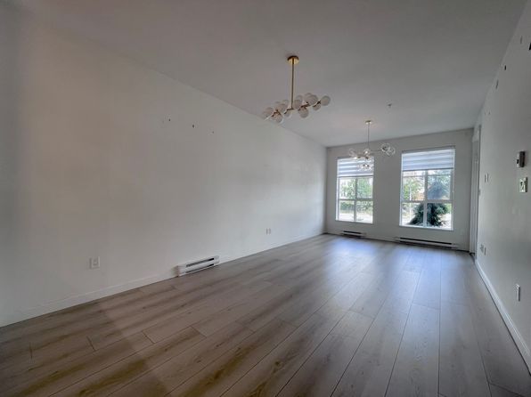 2 bedroom rental in Surrey — photo 4