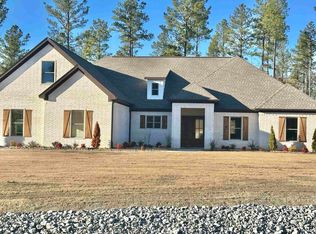 2009 Canyon Creek Pkwy, Benton, AR 72019