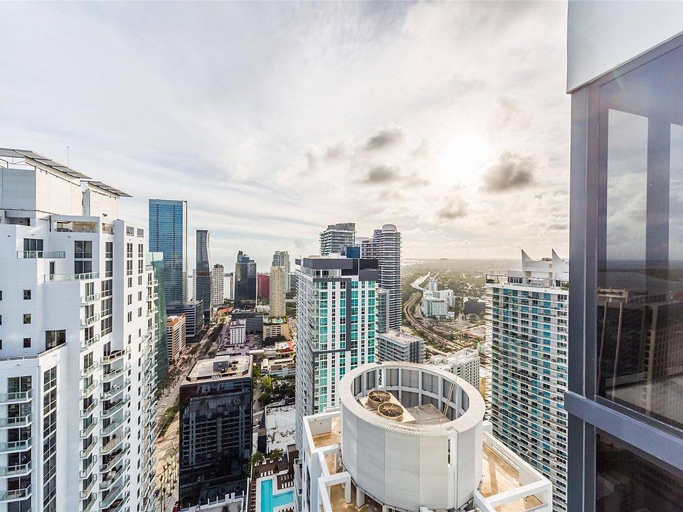1st image of 1010 Brickell Avenue #4805