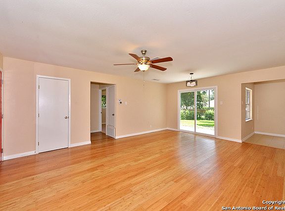 5th image of 227 Balboa Dr