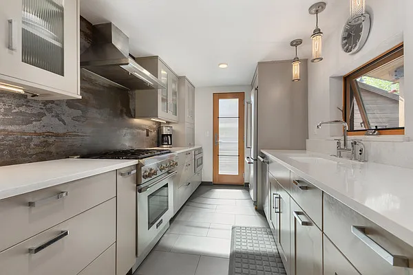 1 bed, 1000 sqft, $6,500 — Photo 3
