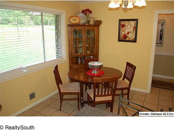 2nd image of 315 Linda Ave