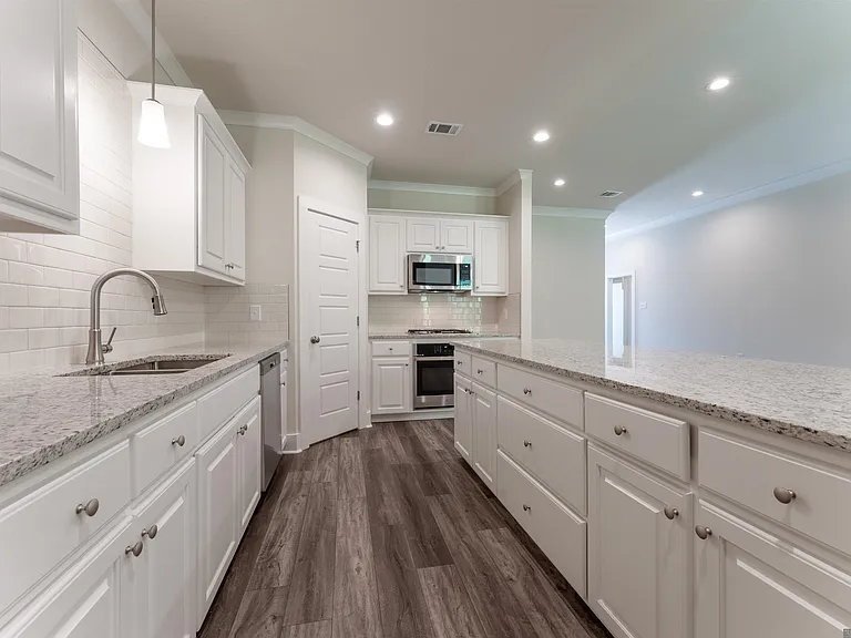 7234 Rolling Fork Dr — Photo 2
