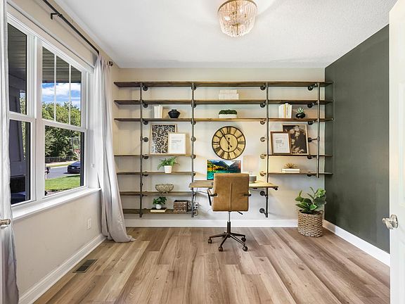 4th image of 3605 Turner Dr SW