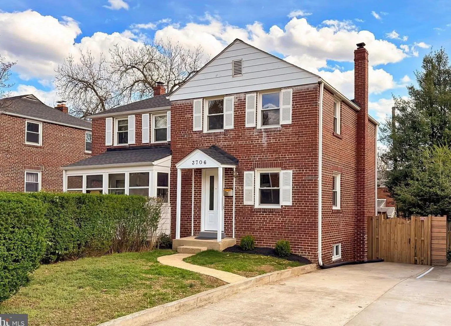 3 bed, 2.5 bath, 1110 sqft, $3,300 — Photo 1