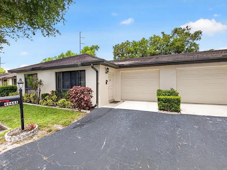 4944 Equestrian Cir #A — Photo 1