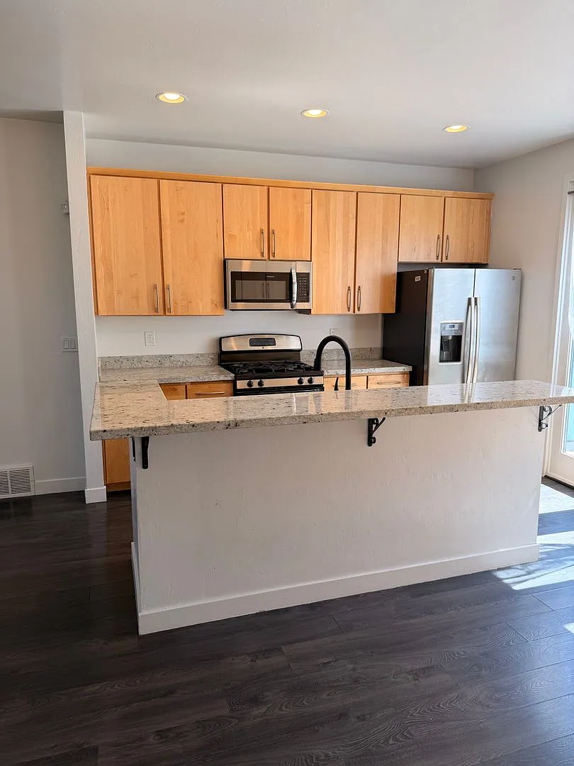 Daybreak Townhome — Photo 3
