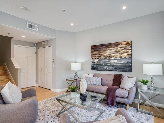 4th image of 486 Marble Arch Ave