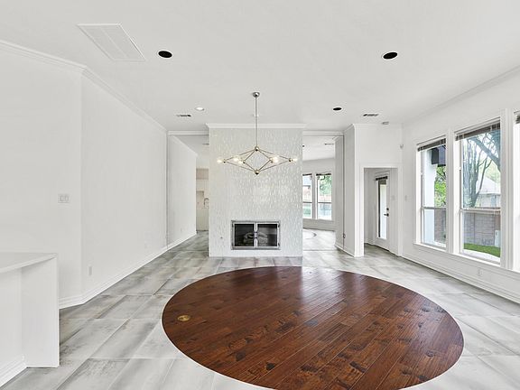 5th image of 914 Edgemeer Ln