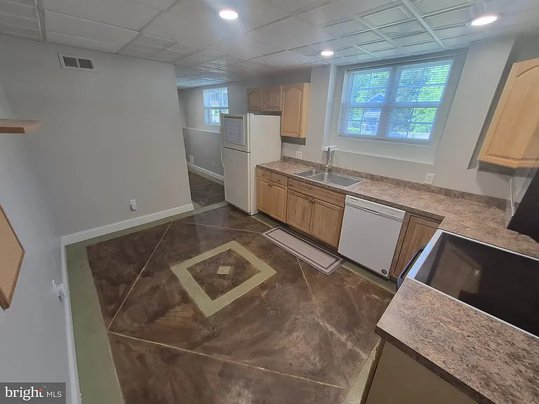 1211 Nottingham Rd — Photo 9