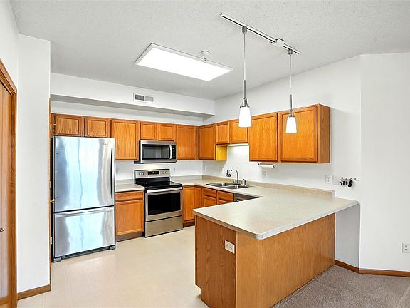 5th image of 505 Penn Ct APT 6