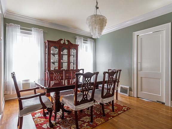 Beautiful oversized dining room
