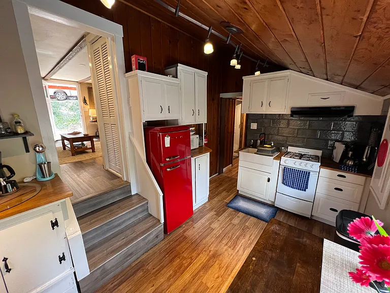 763 Woodland Rd — Photo 14