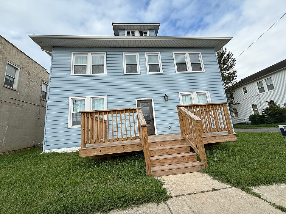 1st image of 117 Main St
