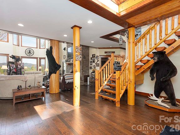 4th image of 716 Pepper Vine Cir