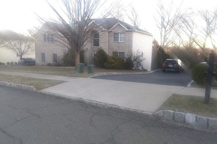 2nd image of 27 Stratton Dr