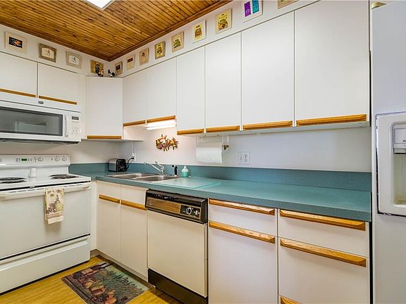 5th image of 1357 NE Ocean Blvd APT 220