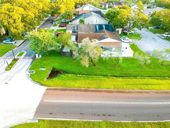 4th image of 10301 Rosemount Dr