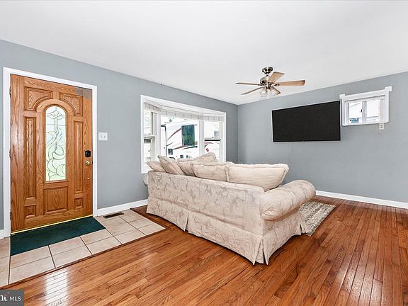 5th image of 825 2nd Ave