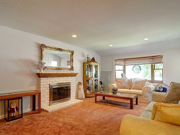4th image of 1582 Silvercrest Dr