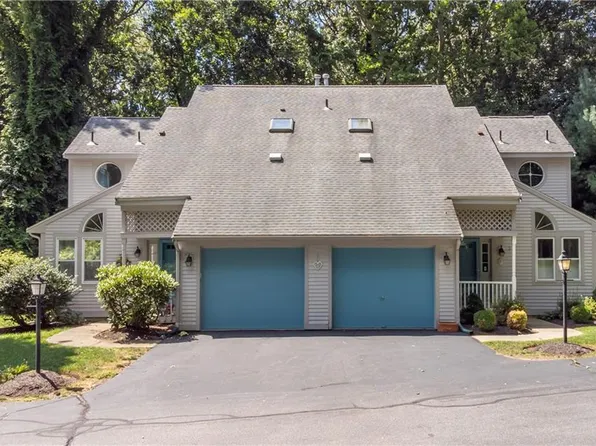 5570 Post Rd APT 3, Warwick, RI 02818