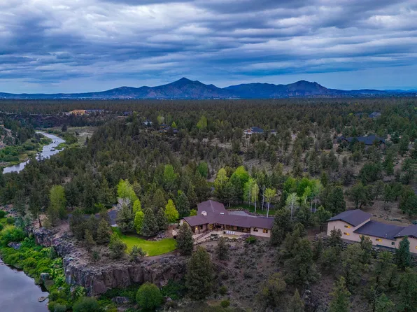 8050 NW Grubstake Way, Redmond, OR 97756