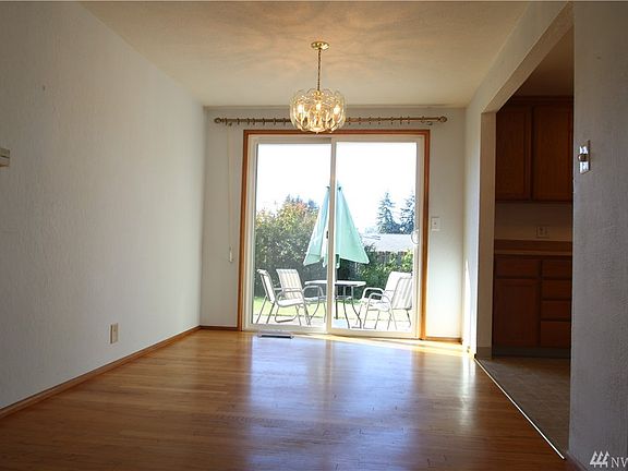 4th image of 3752 Tahoma Pl W