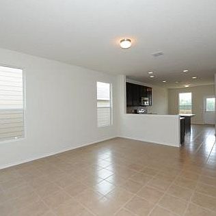 4th image of 156 Martha Dr