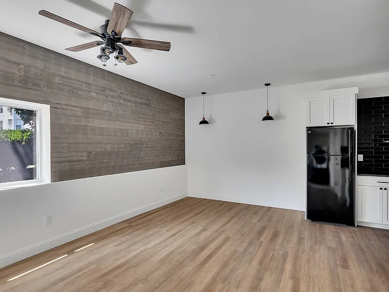 36 Pawling Ave #100 — Photo 12
