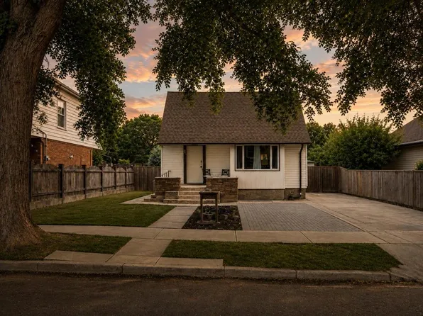731 W 17th St N, Lethbridge, AB T1H 3E2