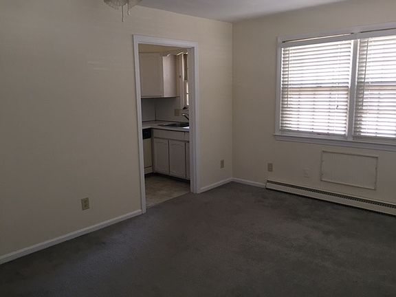 3rd image of 725 Whitney Ave APT D1