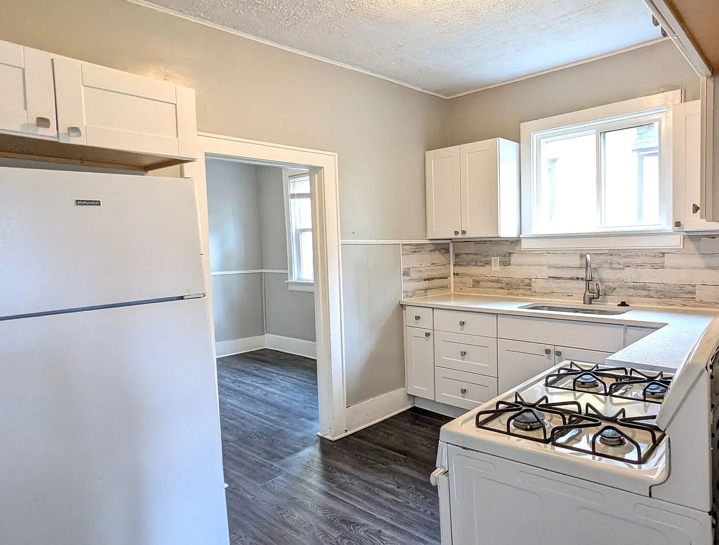 1176 Sanford St. — Photo 3