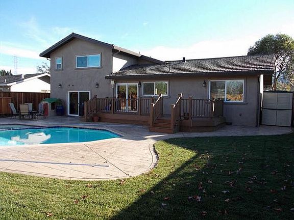 2nd image of 1715 Manitou Ct