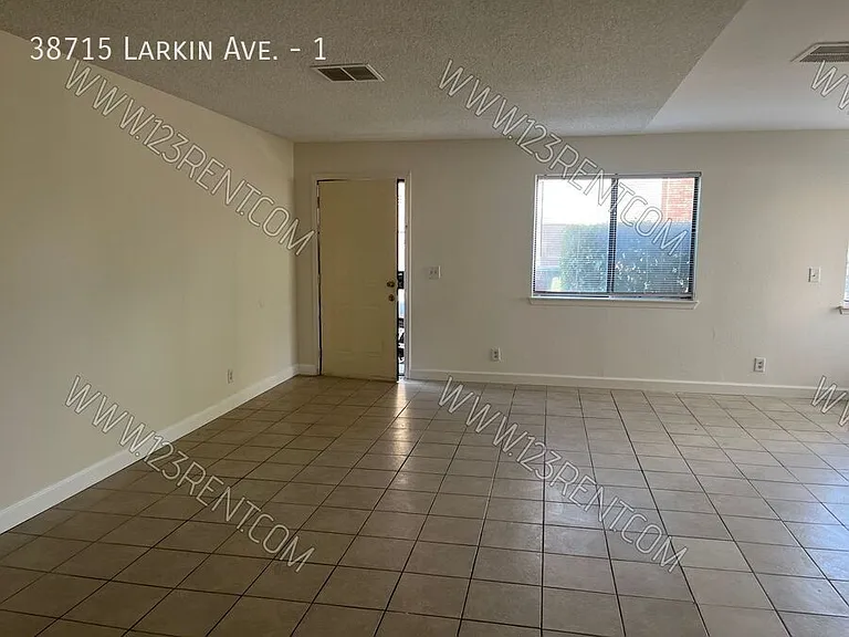 38715 Larkin Ave #1 — Photo 11