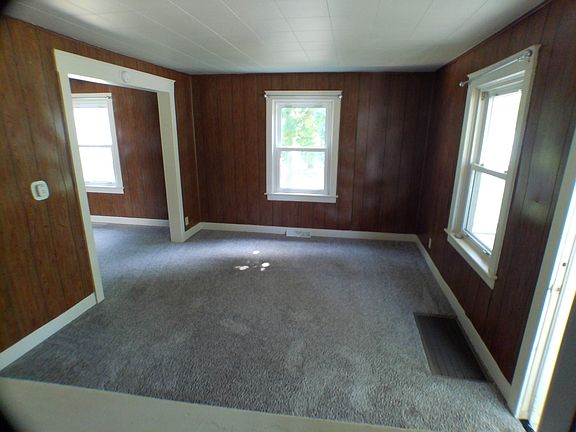 4th image of 1614 Floral Ave