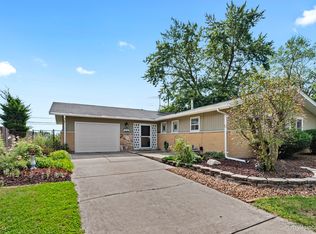 5507 Vine St, Oak Forest, IL 60452