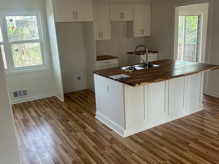 200 Stockwood Dr — Photo 13