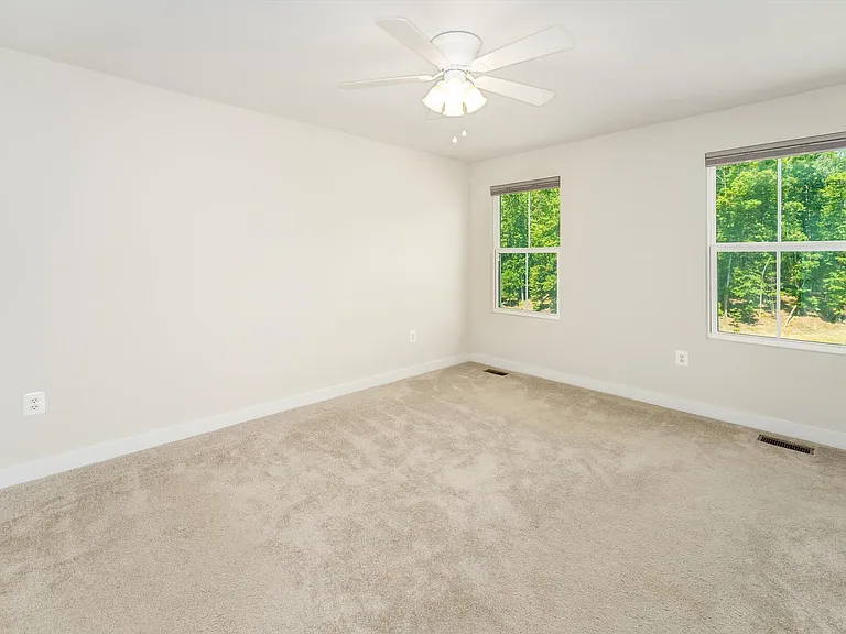 93 Archer Dr — Photo 37