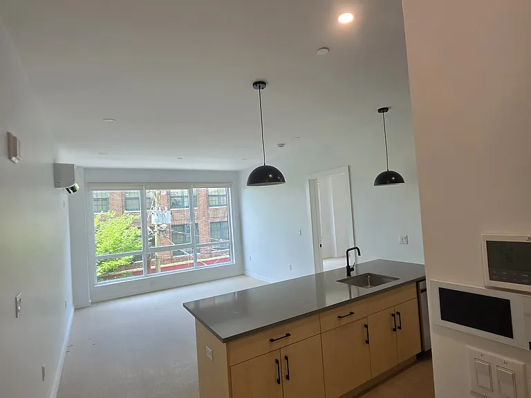 74 Webster St #4E — Photo 3