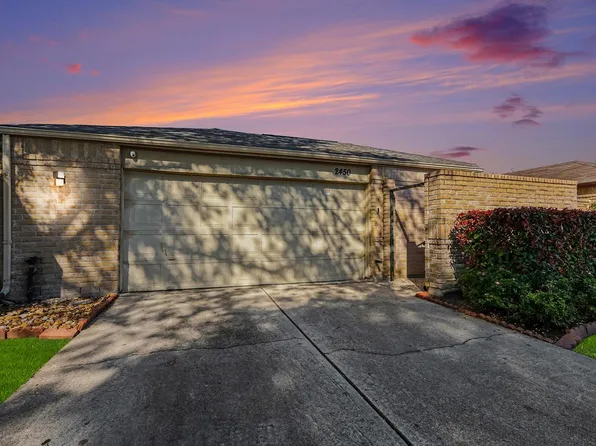 2450 Blackridge Rd, Houston, TX 77067