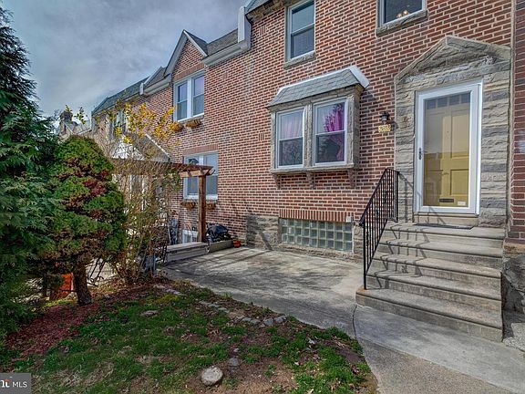 3rd image of 3833 Brunswick Ave