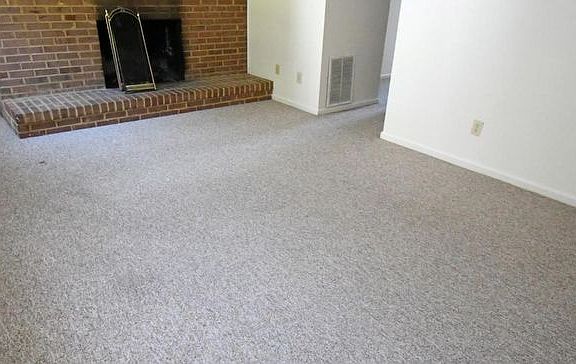 4th image of 1929 Willow Hill Dr