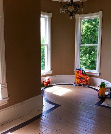 5th image of 109 Ankrom St