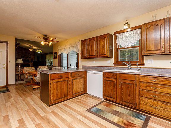 5th image of 4733 N Riverview Dr NE