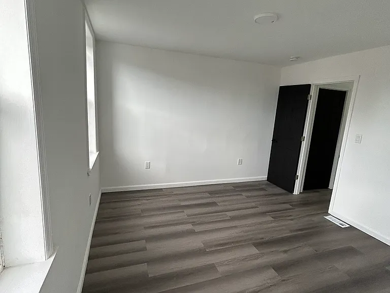 4922 Saybrook Ave — Photo 14