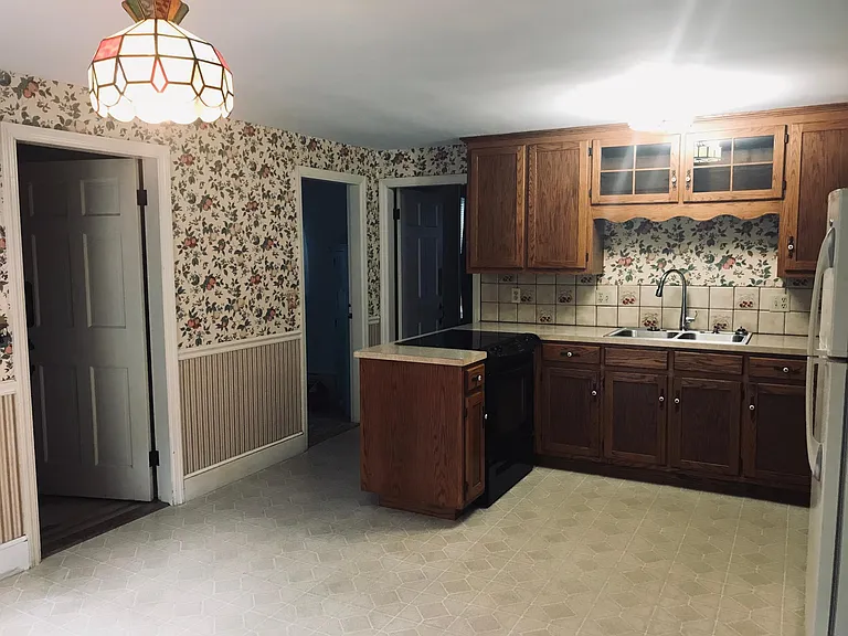100 Winn Rd — Photo 4