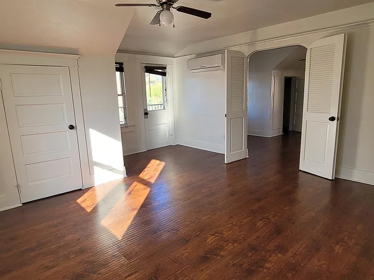 5826 Willoughby Ave #3 — Photo 7