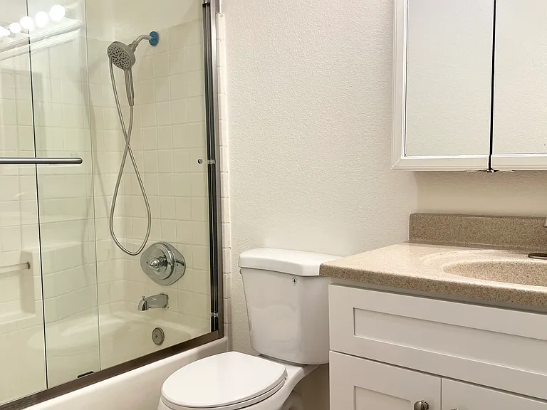 1084 E Evans St — Photo 12