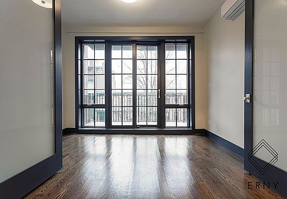 3rd image of 920 Pacific St #1A
