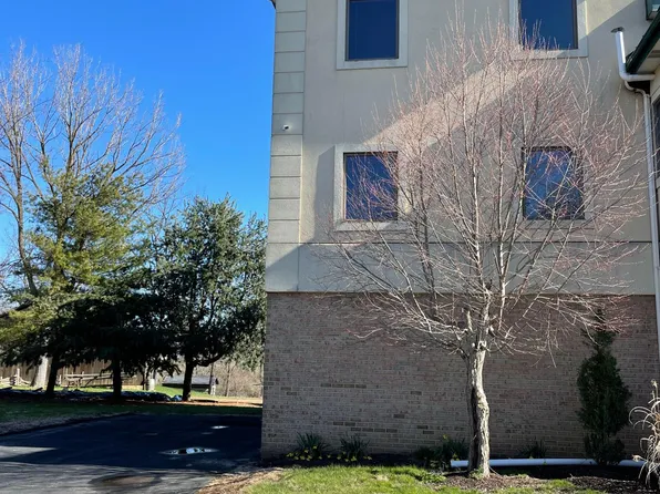 1373 Washington Pike #1, Bridgeville, PA 15017